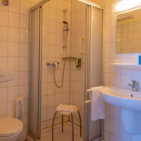 Christliche Gaestehaeuser Weinstrasse