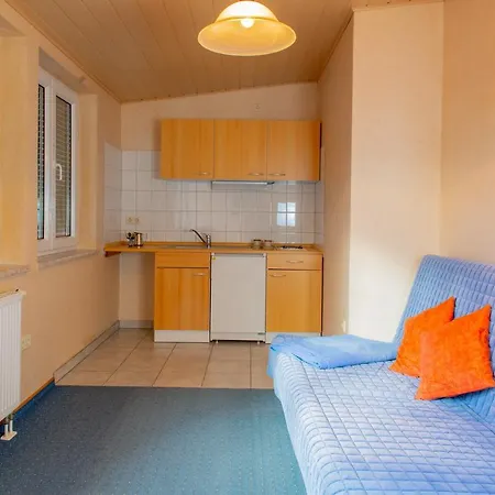 Christliche Gaestehaeuser Weinstrasse Отель Нойштадт-ан-дер-Вайнштрасе