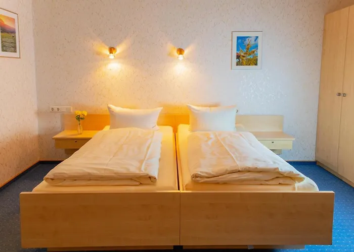 Christliche Gaestehaeuser Weinstrasse * Neustadt an der Weinstraße