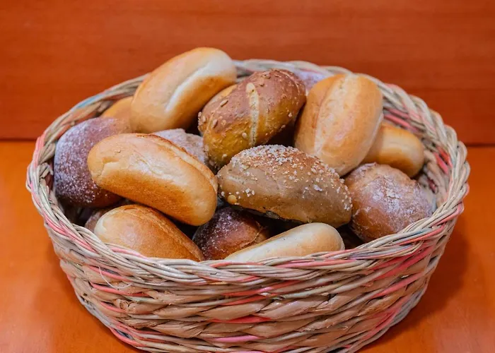 Christliche Gaestehaeuser Weinstrasse Hotel *